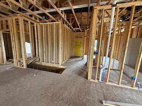 5th image of 1296 Berkshire Ln
