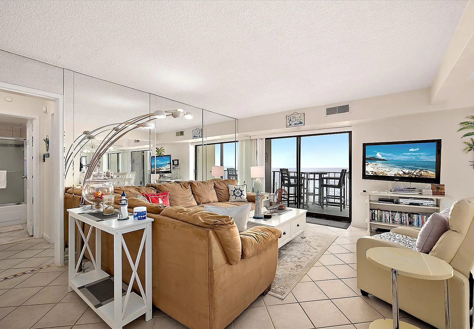 2 bed, 1078 sqft, $1,200 — Photo 1