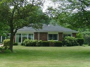 113 Arrowhead Dr, Beaver Falls, PA 15010