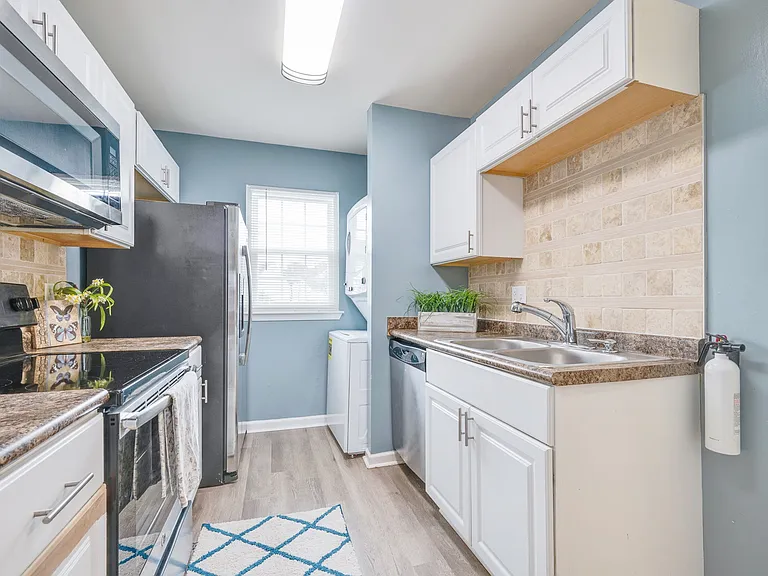 1404 Wendfield Dr — Photo 10