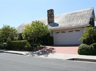 910 Rasic Ridge Rd, Glendale, CA 91207