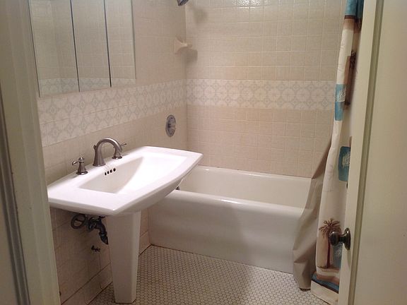 3rd image of 1028 E Juneau Ave APT 721