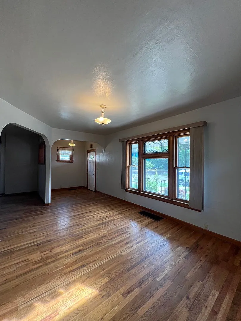 Building Photo - 723 E Ermina Ave