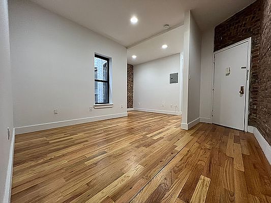 3rd image of 1462 Bedford Ave #3B