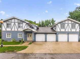 2S640 Cerny Rd Unit A4, Warrenville, IL 60555