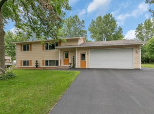319 Iris Ln SW, Saint Michael, MN 55376