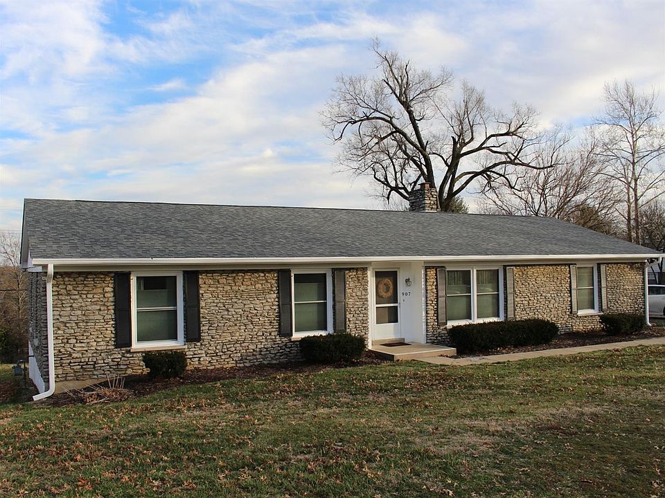1st image of 907 Crosshill Dr
