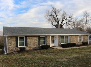 907 Crosshill Dr, Frankfort, KY 40601