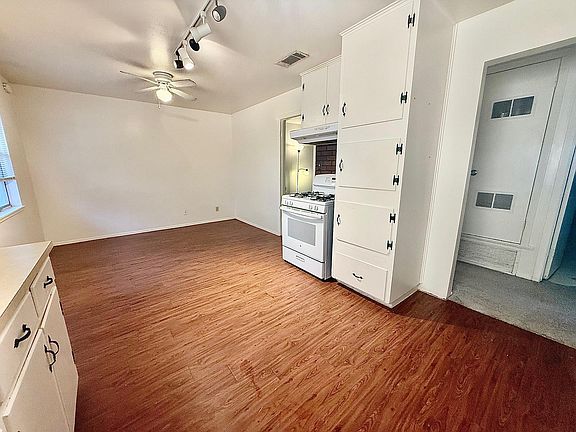 2nd image of 2411 S 5th St APT 6