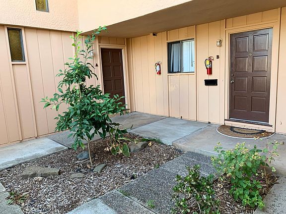 4th image of 10327 Alpine Dr