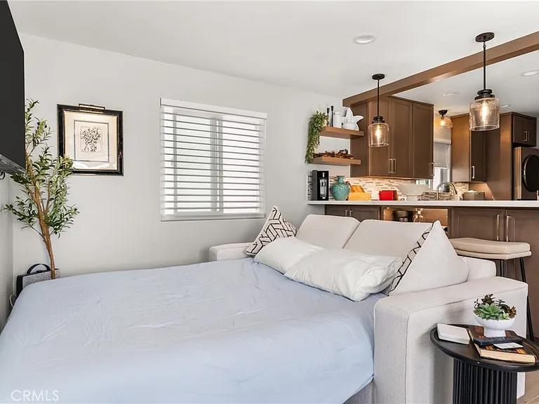 313 Alvarado Pl — Photo 16