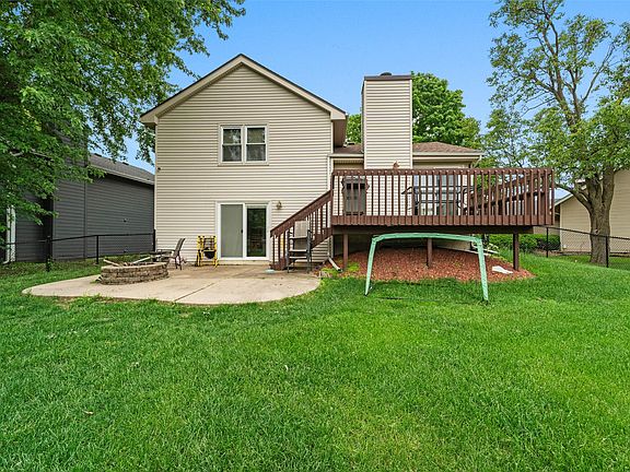 4th image of 8425 Sharon Cir