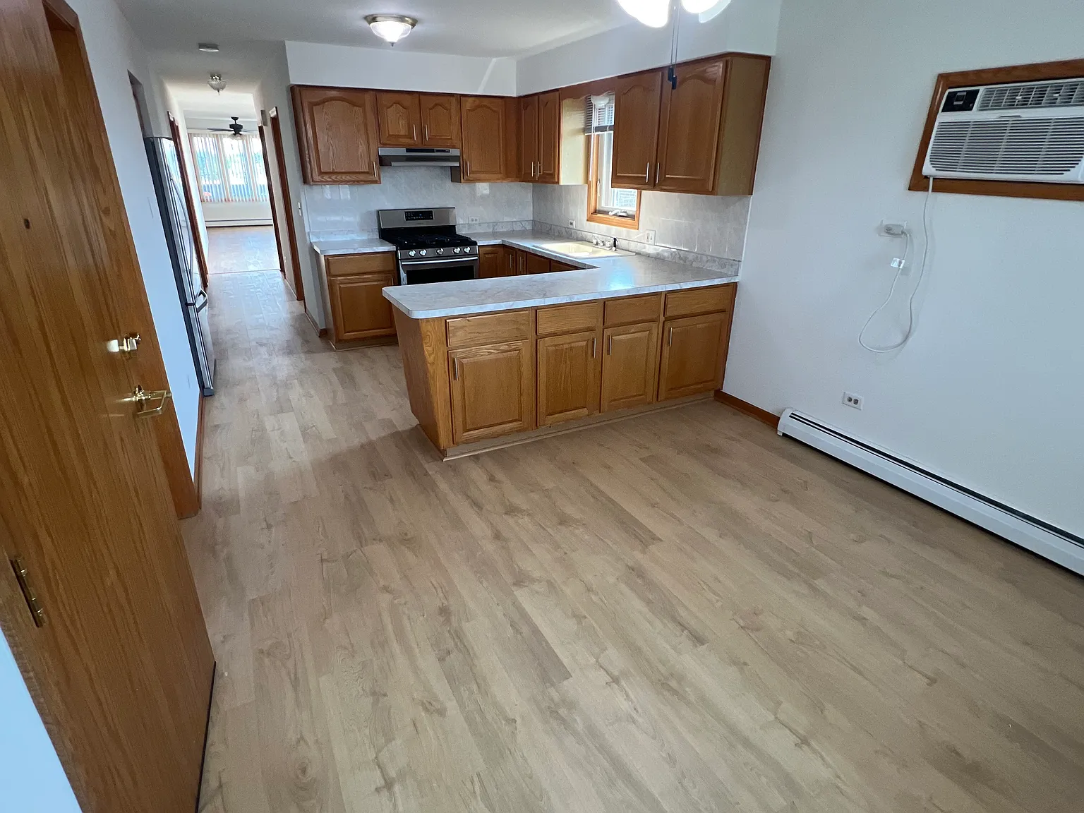 3 bed, 1500 sqft, $1,849 — Photo 4