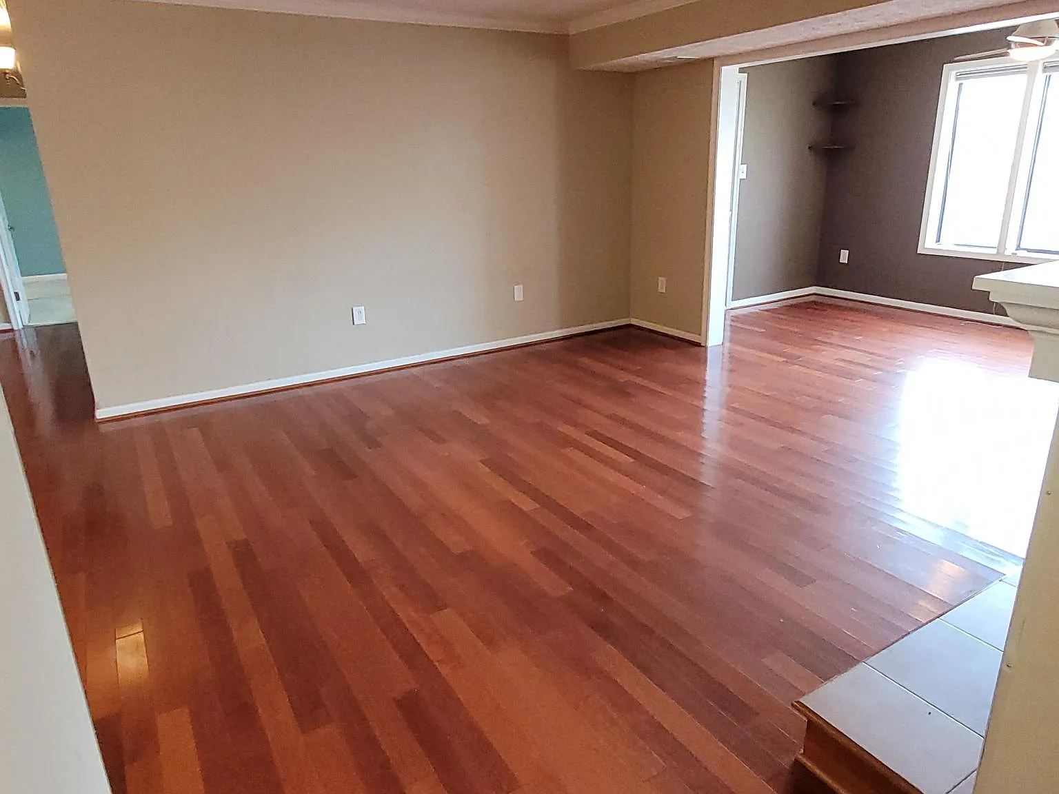 2 bed, 1298 sqft, $2,450 — Photo 2