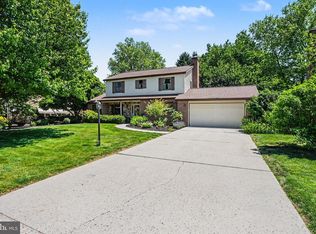 1204 Fleetwood Dr, Carlisle, PA 17013