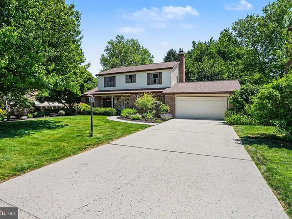 1204 Fleetwood Dr, Carlisle, PA 17013