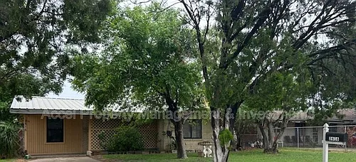 2616 Quince Ave Photo 1