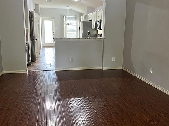 3rd image of 1814 Indian Lodge Dr