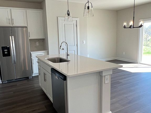 5th image of 4240 Skyridge Dr