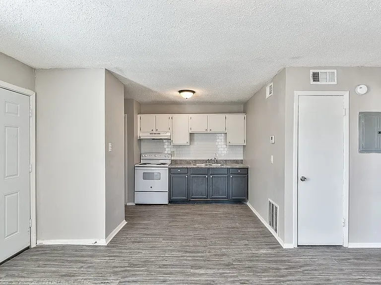 Bird's Nest Apartments — Photo 8