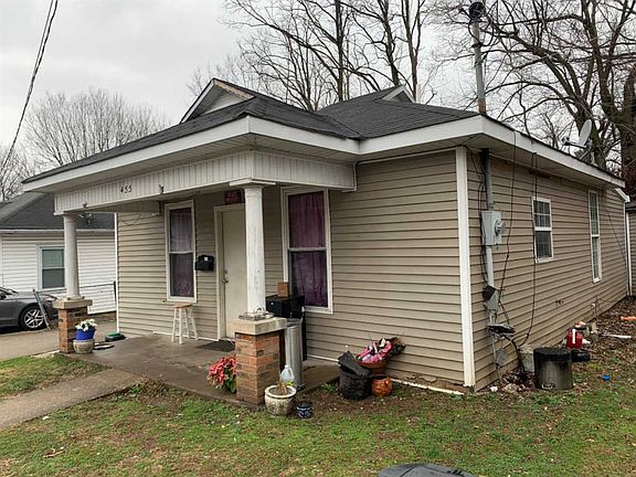 3rd image of 455 Bradley Ct