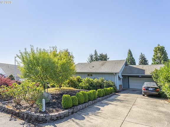 2nd image of 1602 Sunrise Cres NW