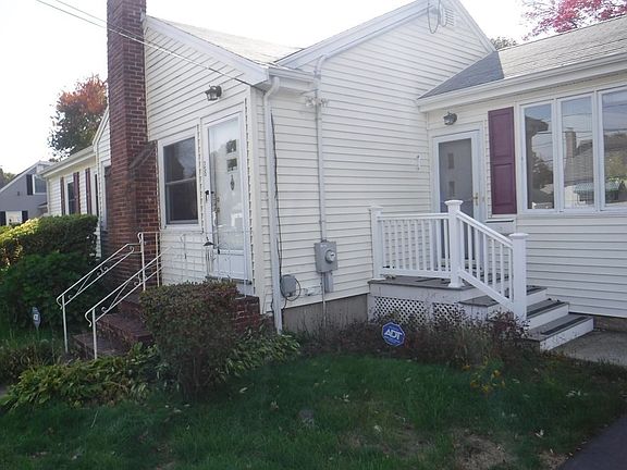 3rd image of 28 Lynwood Dr