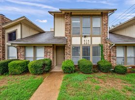 614 Lillard Rd, Arlington, TX 76012