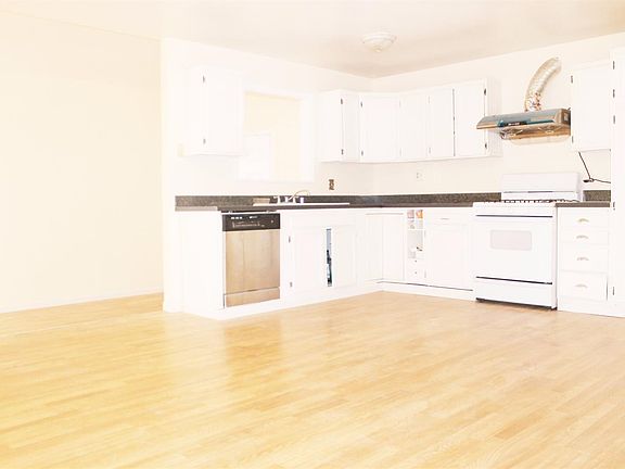 4th image of 2887 Perktel St