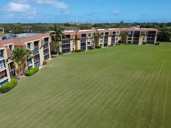 5390 Woodland Lakes Drive #104, Palm Beach Gardens, FL 33418