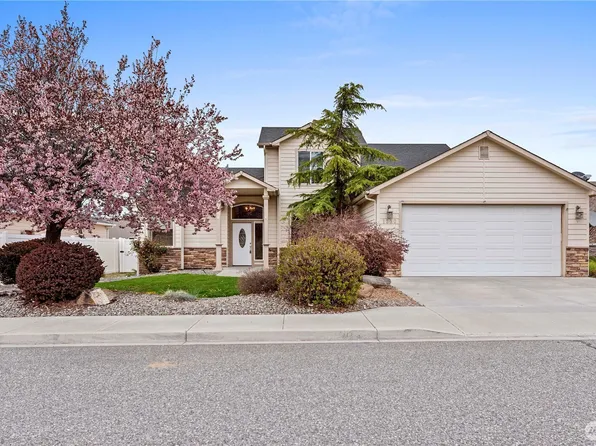 1330 Boulder Loop, East Wenatchee, WA 98802
