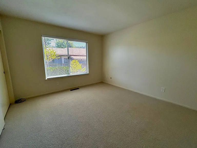 266 Valley Oaks Dr — Photo 15
