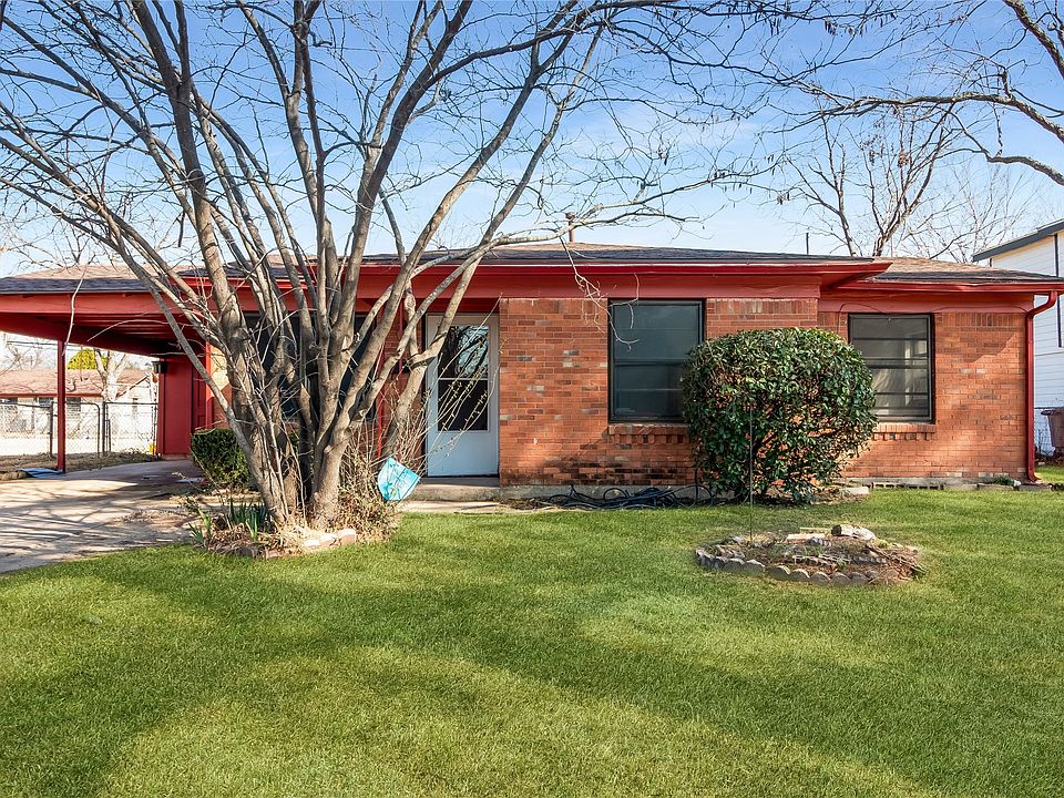 1st image of 220 Satinwood Dr