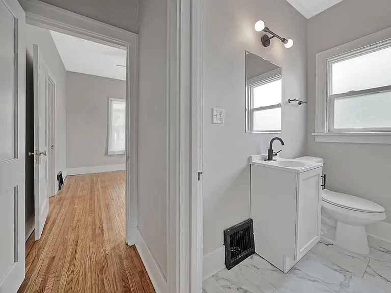 3260 Hitchcock St — Photo 14