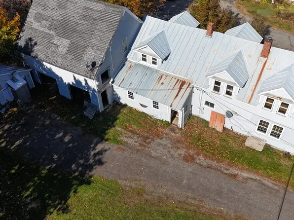30 High Street, Newport, ME 04953
