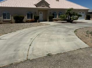 10756 Kiowa Rd, Apple Valley, CA 92308