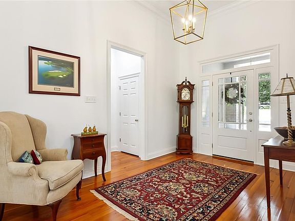 5th image of 228 Saint Mary Ct