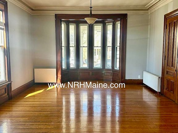 3rd image of 18 Laurel Ave #11370234