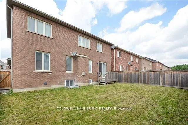 23 Plentywood Dr — Photo 2
