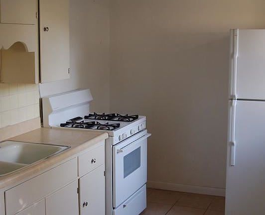 4th image of 4330 N 15th Ave