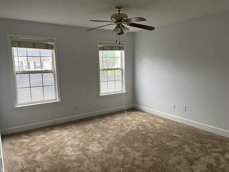 208 Red Bud Ct — Photo 5