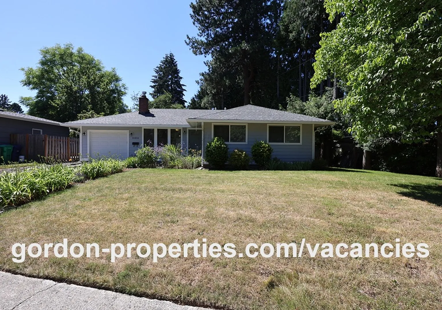 SE Garrett Dr - Milwaukie 3 bedroom with hardwood floors — Photo 3