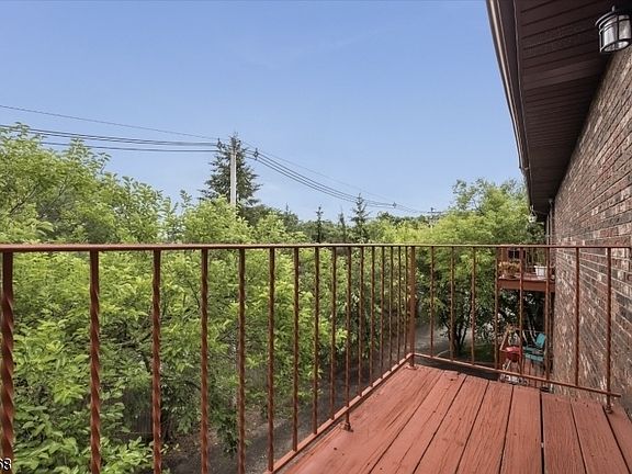4th image of 317 Ringwood Ave #317