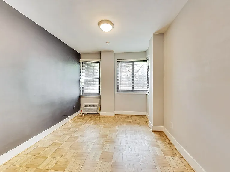 1010 25th St NW #101 — Photo 12