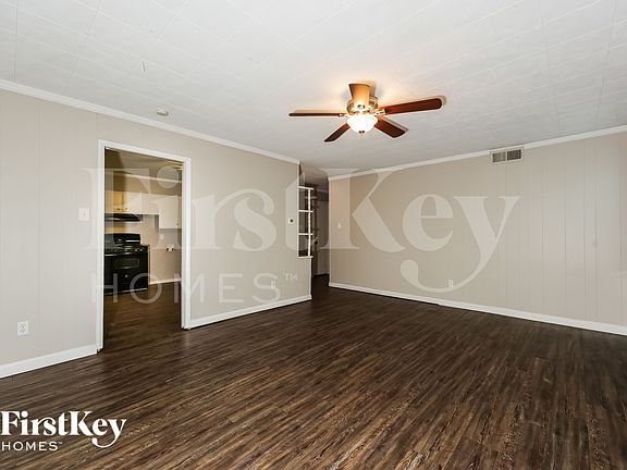 3rd image of 1805 Dorothy Dr