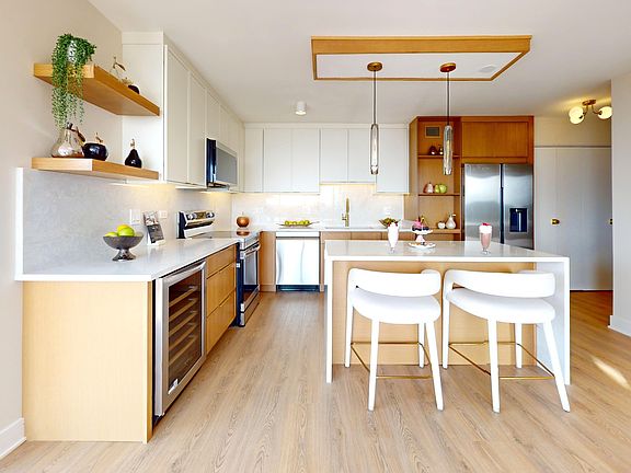 3rd image of 5455 N Sheridan Rd APT 1015
