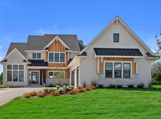 N57W20825 Dunbar Ct, Menomonee Falls, WI 53051