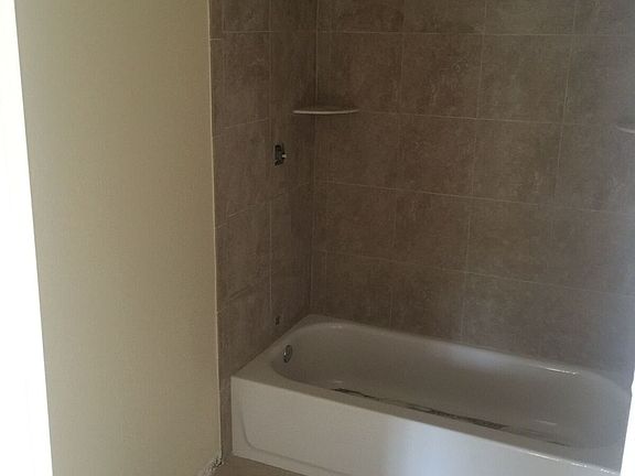 4th image of 2225 Banbury Ave