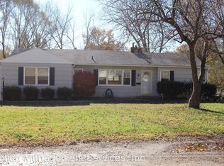 9405 E 66th St, Raytown, MO 64133