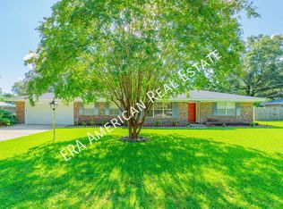 33 James Dr, Shalimar, FL 32579